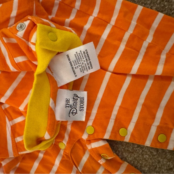 Vintage Winnie the Pooh Disney baby romper - Picture 2 of 4
